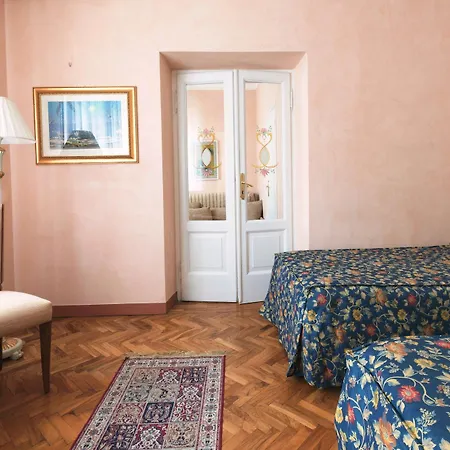 Maderno Готель