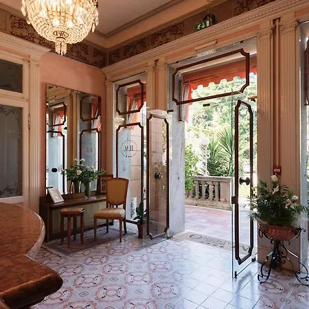 Maderno Готель 4*