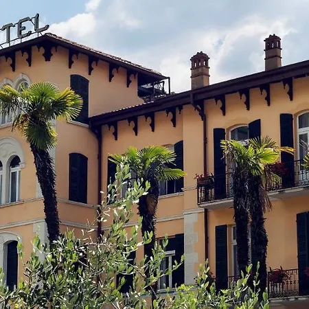 Готель Maderno