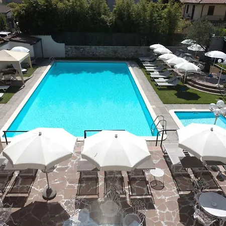 Готель Maderno 4*