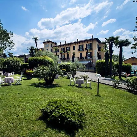 Готель Maderno